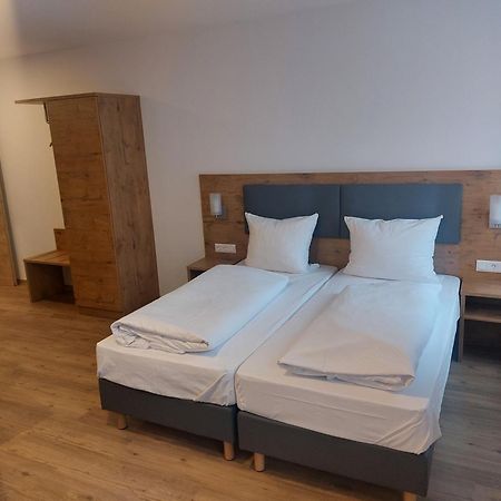 Hotel Stern Gersthofen Bagian luar foto