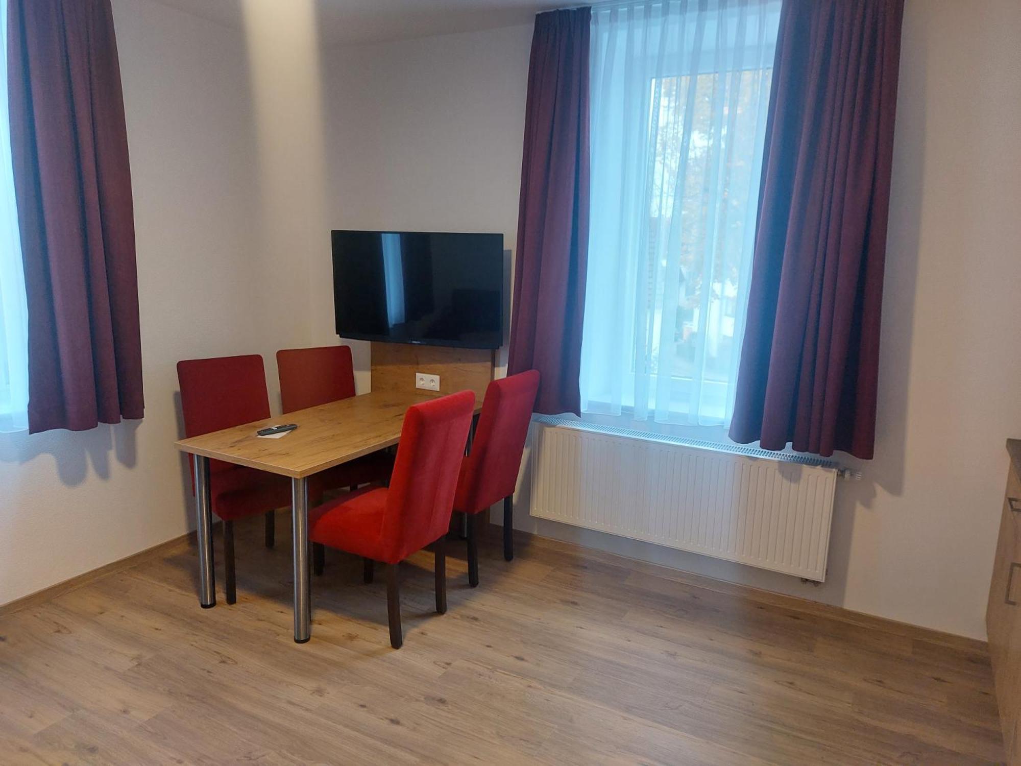 Hotel Stern Gersthofen Bagian luar foto