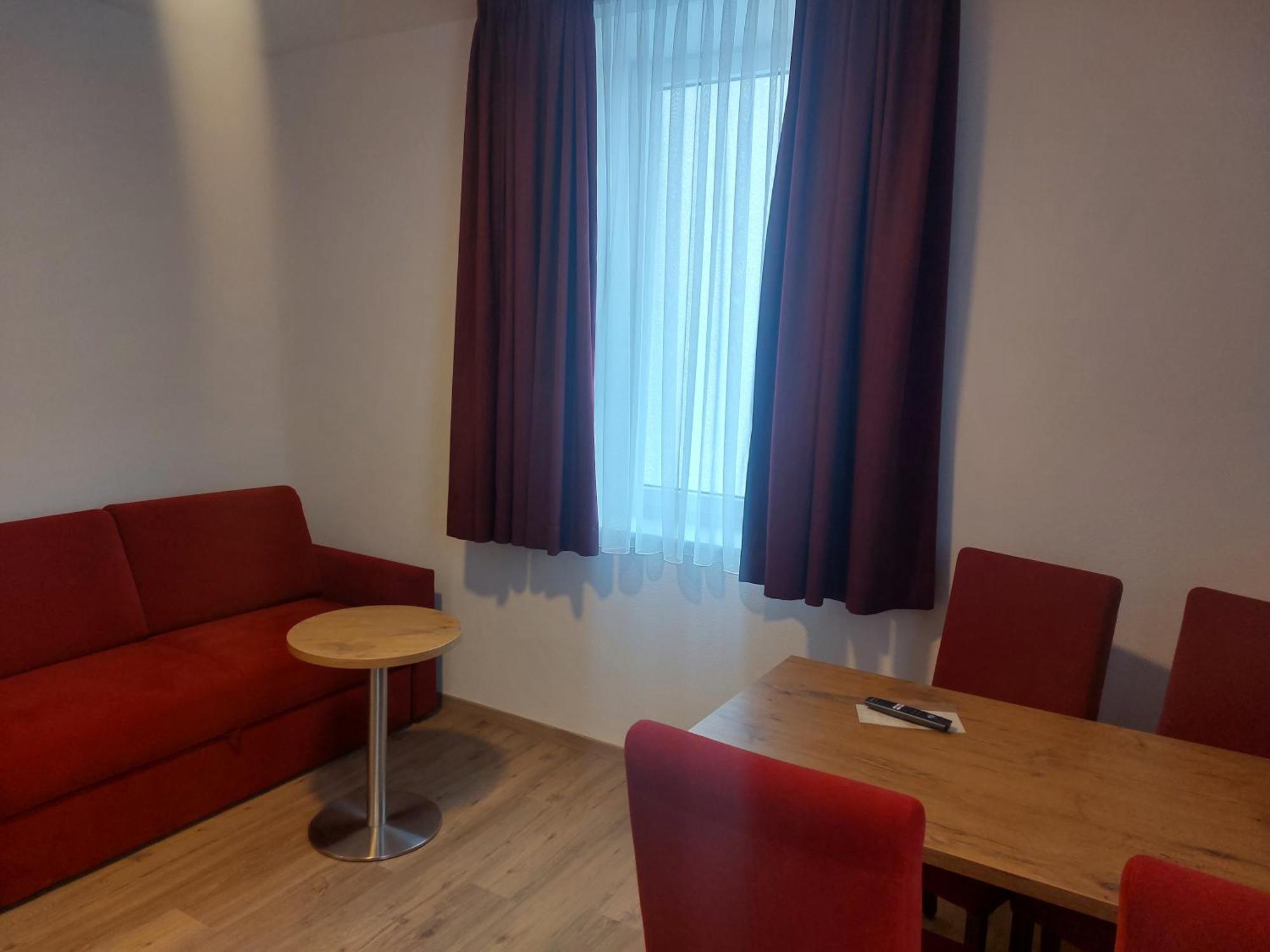 Hotel Stern Gersthofen Bagian luar foto