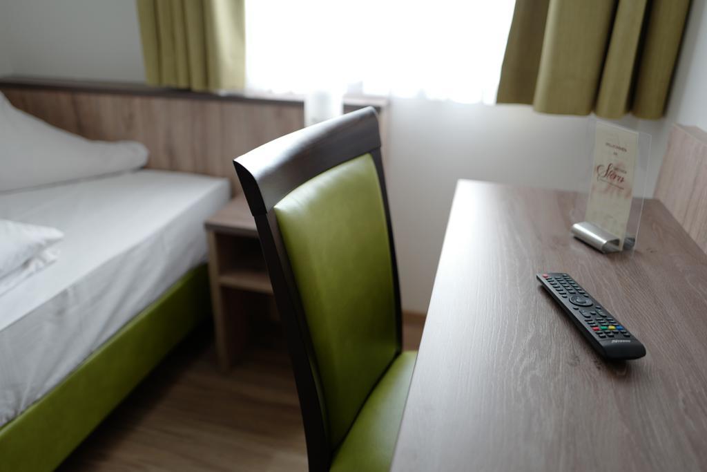Hotel Stern Gersthofen Bagian luar foto